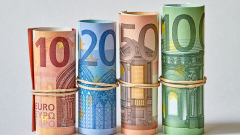 Preise LHL 20222 Gerollte aufgestellte Euroschein von zehn, zwanzig, fünfzig und hunderter Wert