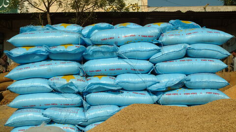 Düngemittel in blauen Säcken Düngemittel in blauen Säcken