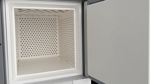 Eine geöffnete Probenbox